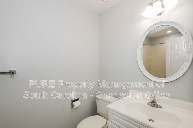 Building Photo - 208 Pipers Ln