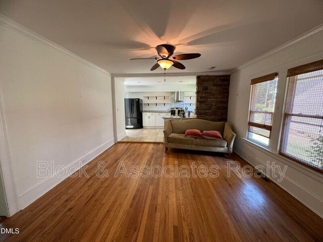 Building Photo - 3129 Stanhope Ave