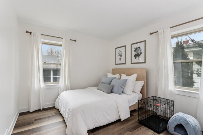 Building Photo - 6463 N Garden Grove Ln