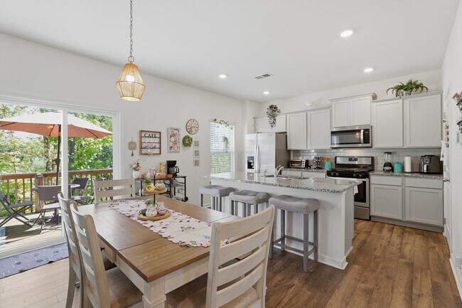 Building Photo - Refined Living in Hardin Valley | Modern Luxury Home with Loft & Outdoor Retreat