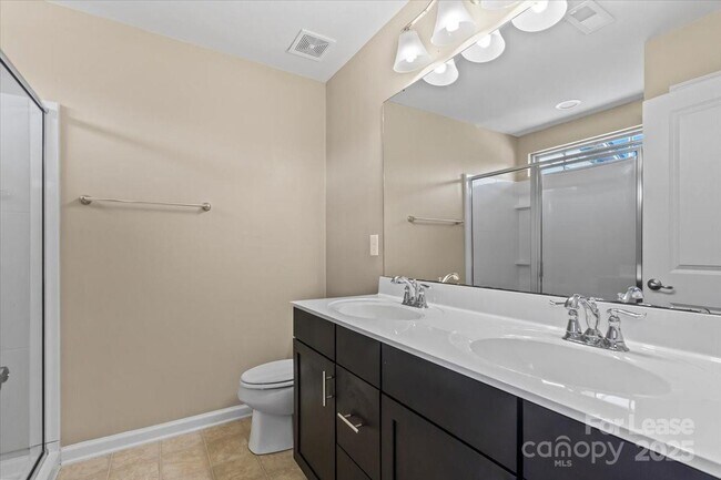 Building Photo - 3323 Major Samuals Way