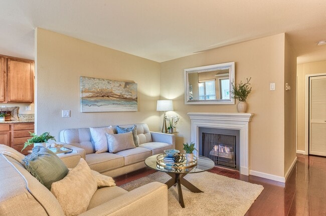 Building Photo - Ground Floor Condo at Footprints on the Bay