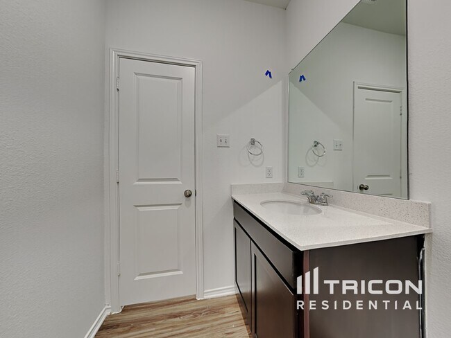 Building Photo - 217 Mica Trl