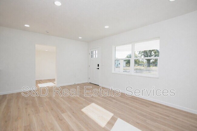 Building Photo - 2919 Hickory St