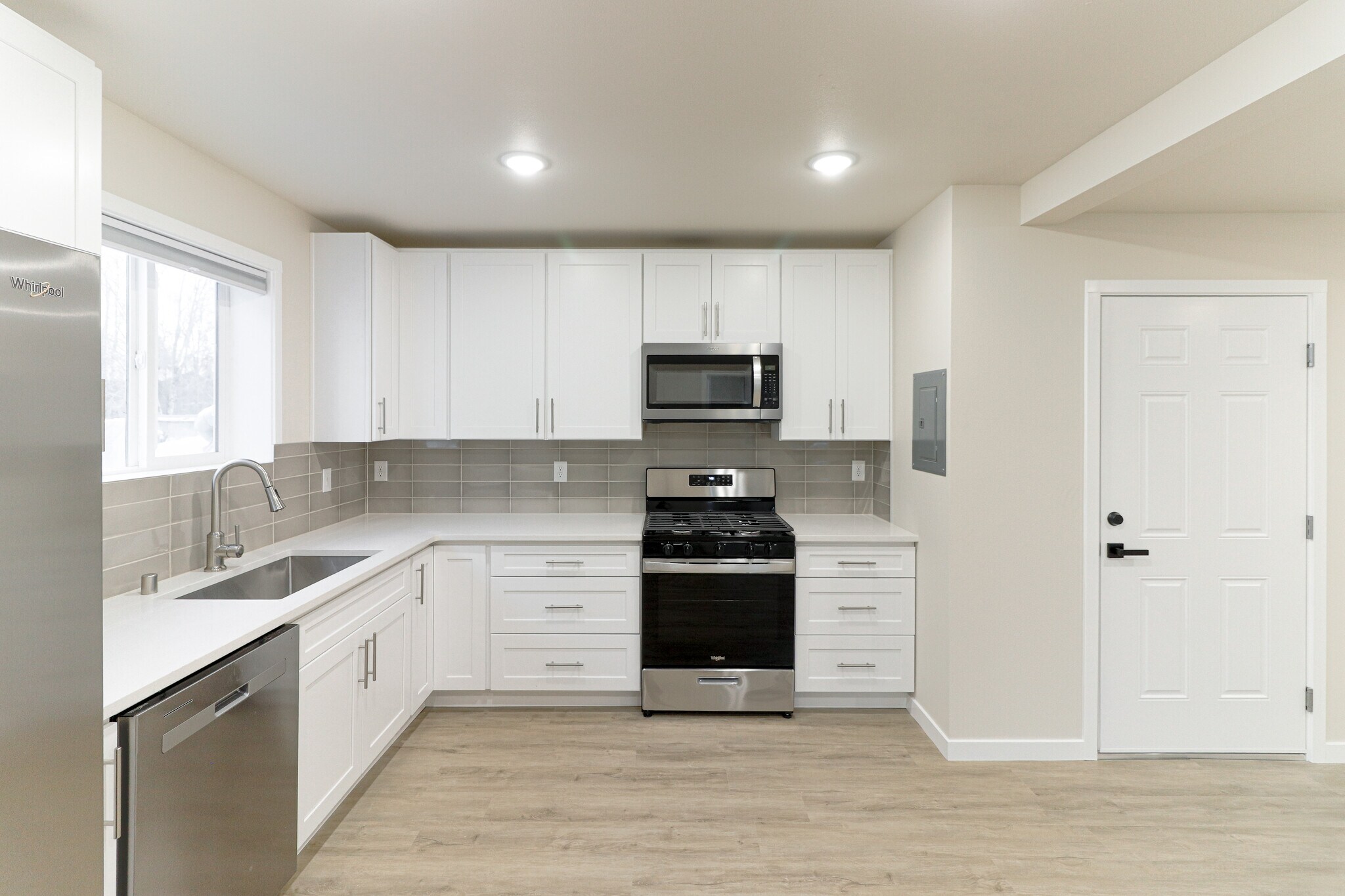 Building Photo - 8202 Mentra St