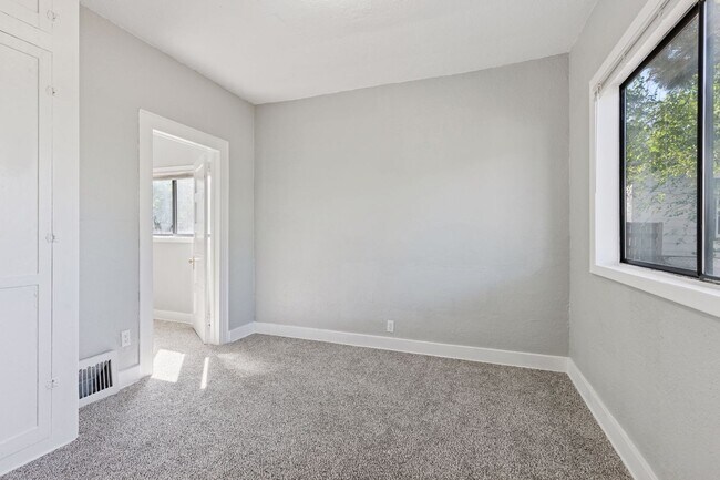 Building Photo - 3754 S Delaware St