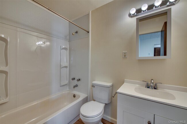 Building Photo - 1000 Ninth St