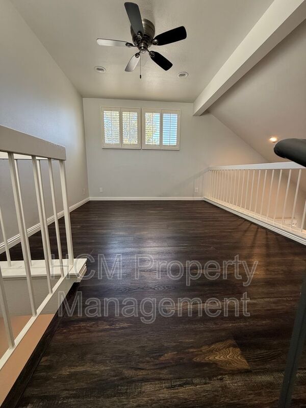 Building Photo - 611 Springbrook N