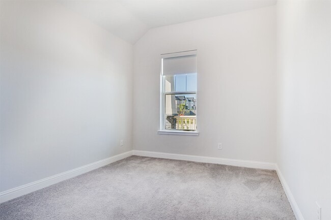 Building Photo - 2219 Grapewood Ln