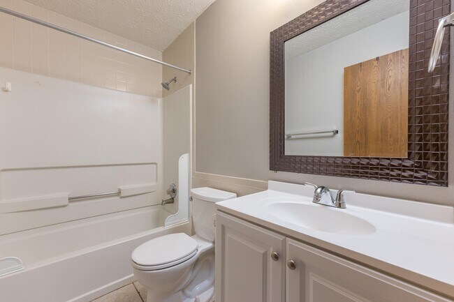 Building Photo - 867 Sheldrake Ct