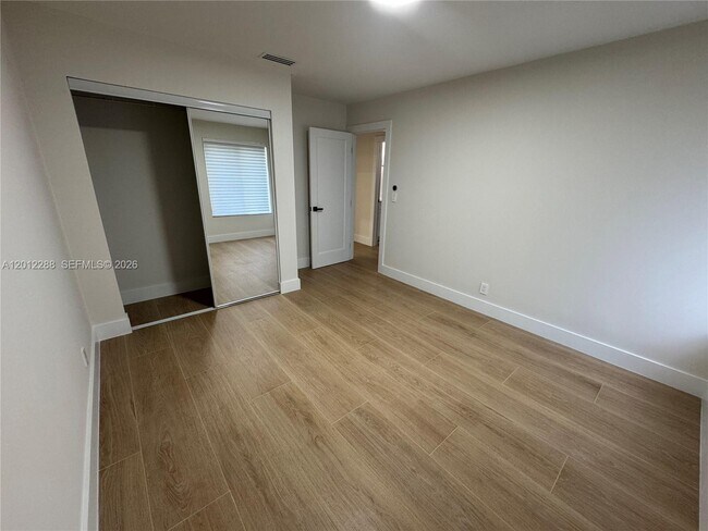 Building Photo - 9234 Southampton Pl