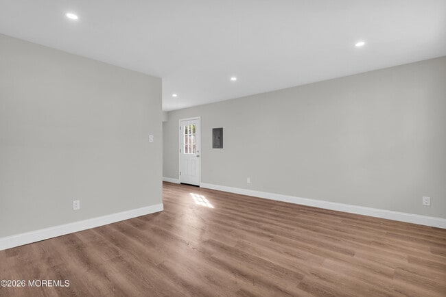 Building Photo - 117 Schooner Ave