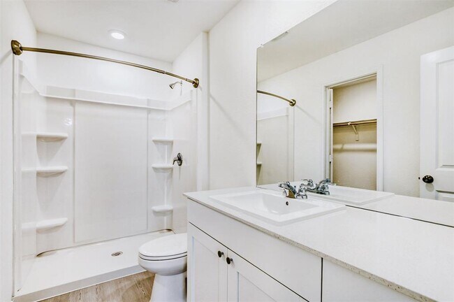 Building Photo - 206 Kings Row Ln