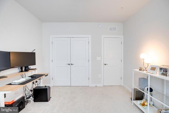 Building Photo - 4614 Olivine Dr
