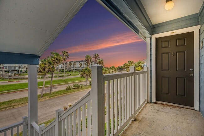 Building Photo - 3506 Cove View Blvd
