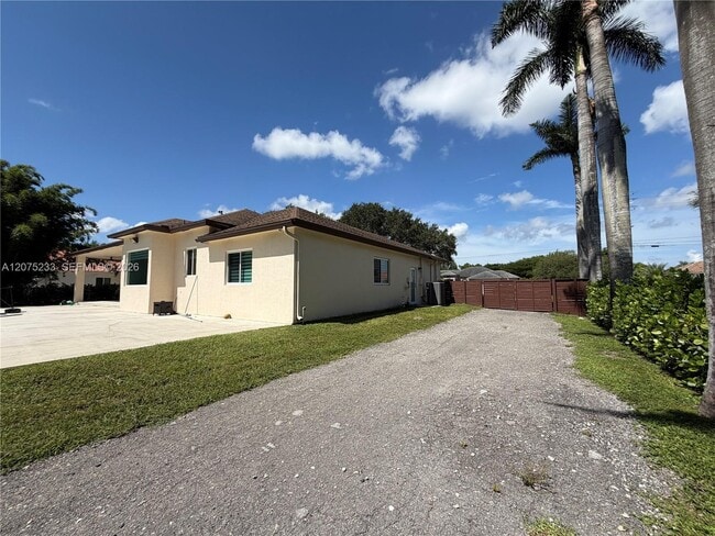 Building Photo - 5600 SW 199th Ave
