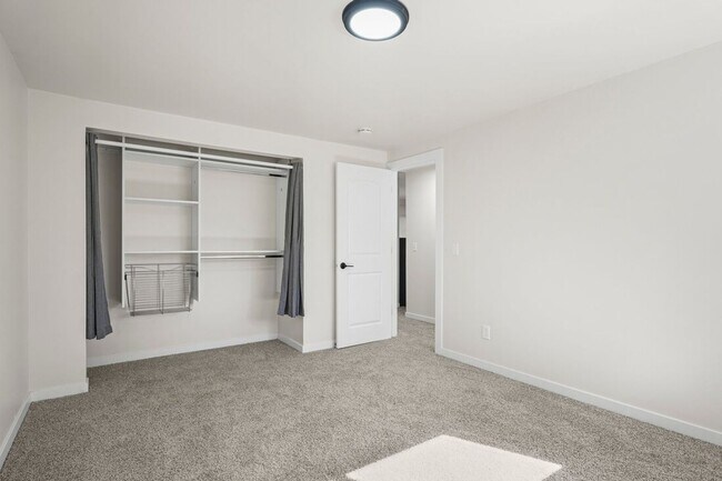 Building Photo - 1314 N Gammon Rd