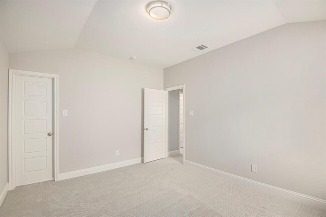 Building Photo - 224 Sunset Ln
