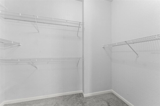 Building Photo - 860 N Orange Ave