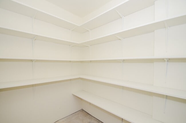 Building Photo - 1722 Foxlake Dr