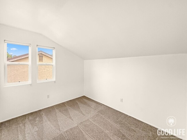 Building Photo - Updated 4B 2BA Home in Paradise Hills w/ S...