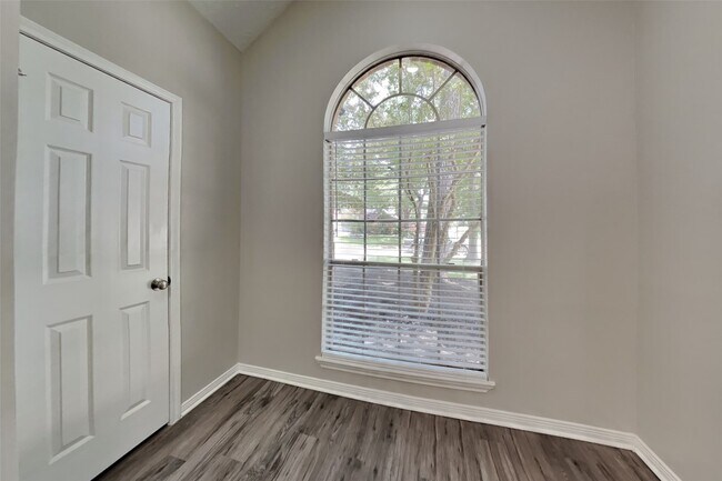 Building Photo - 4203 Mountain Peak Way
