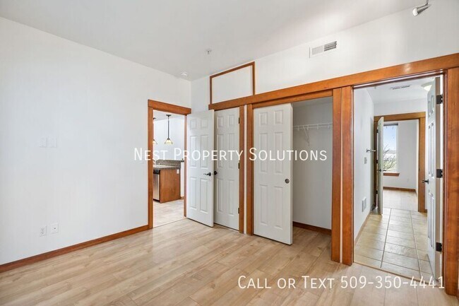 Building Photo - 6432 Melby Way NE