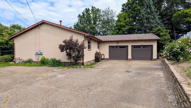 Building Photo - 3626 Forestdale Ave SW