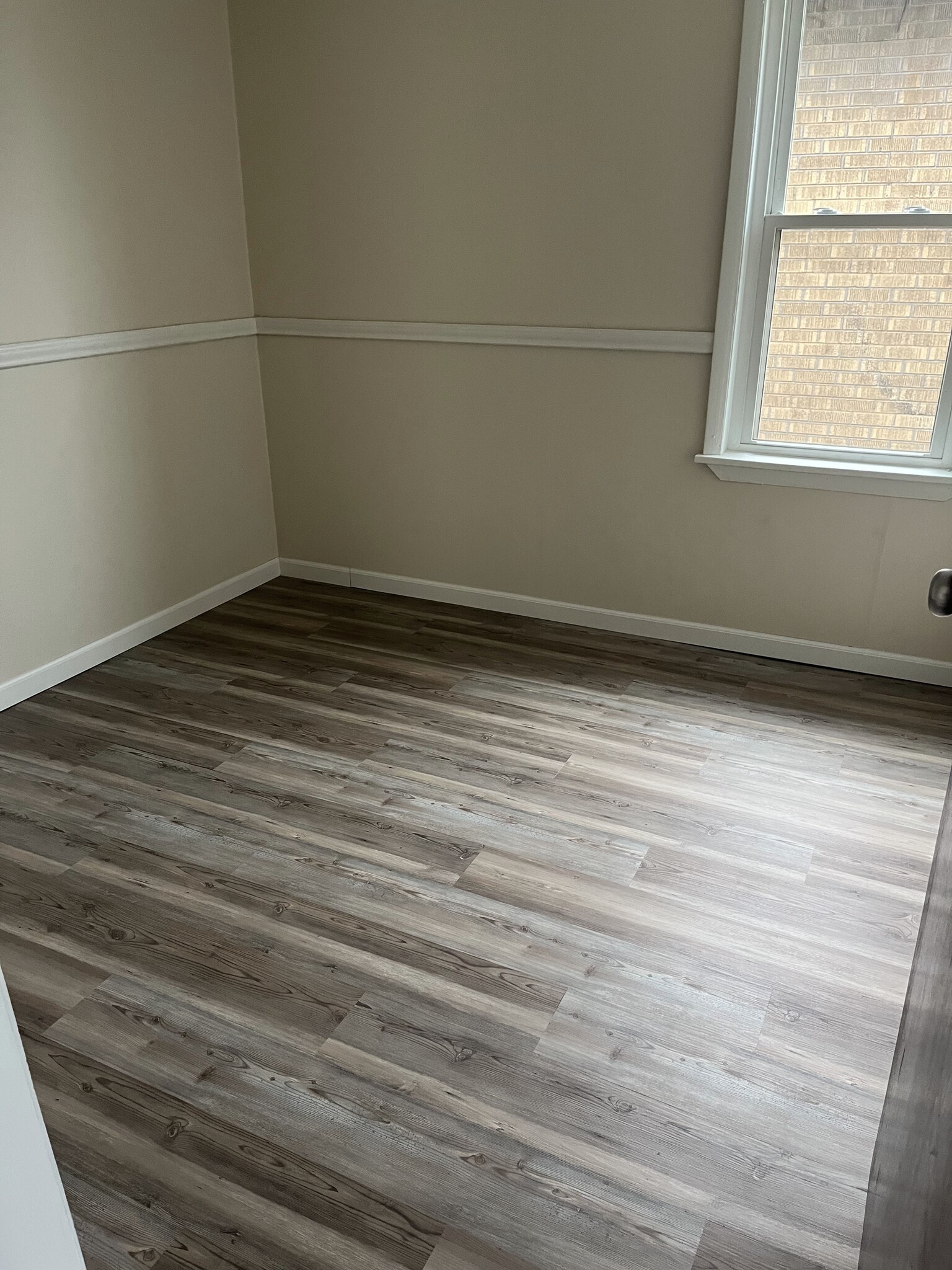 Building Photo - 960 W 16th St