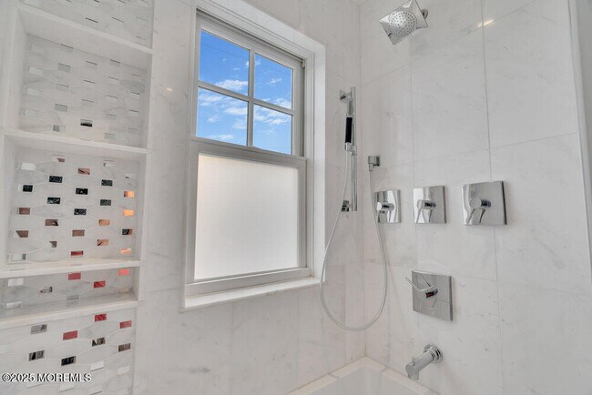 Building Photo - 985 Ocean Ave