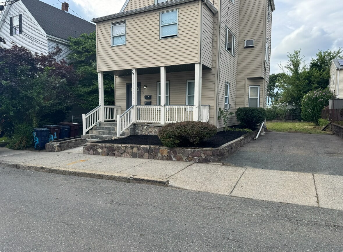 Building Photo - 33 Appleton St