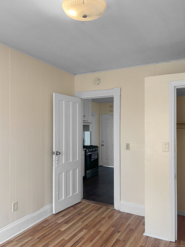Building Photo - 259 6th St
