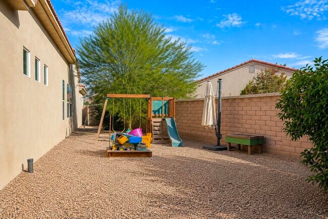 Building Photo - 90 Clavel Ct