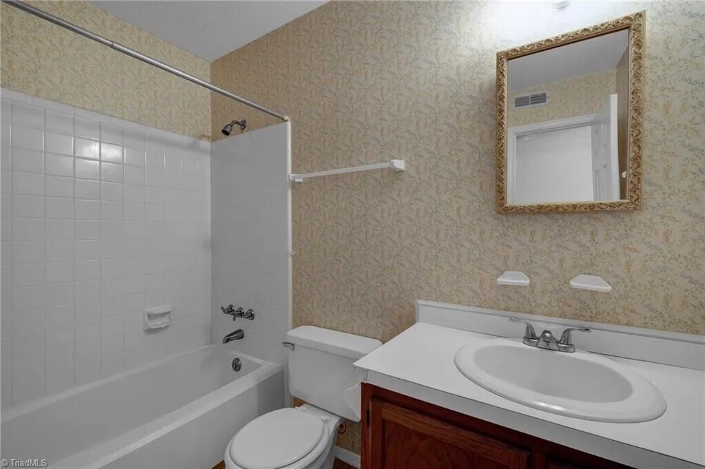 Building Photo - 205 N Rotary Dr