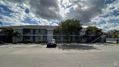 Building Photo - 905 Southridge Rd
