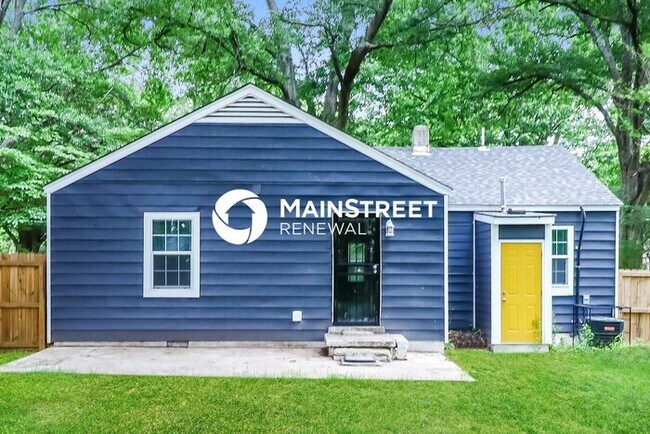 Building Photo - 3 Bedroom Pet-Friendly Home in Memphis, TN with Main Street Renewal