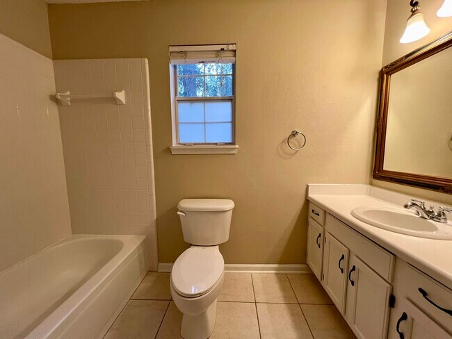 Building Photo - 8653 Oak Forest Trail