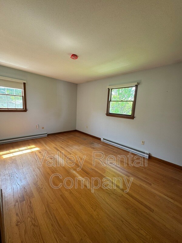 Building Photo - 120 Mt Warner Rd