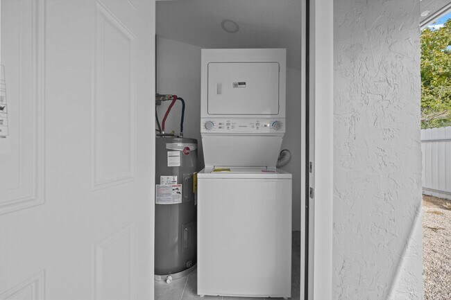 Building Photo - 2785 Reo Ln