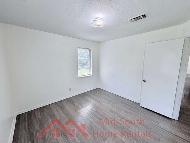 Building Photo - 5057 Gill Rd