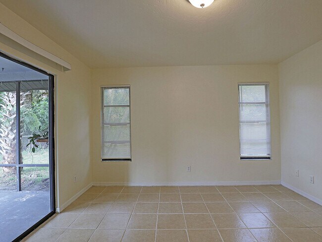 Building Photo - Duplex Cape Coral 3723