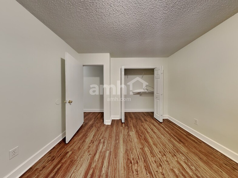 Building Photo - 207 Riesling Way