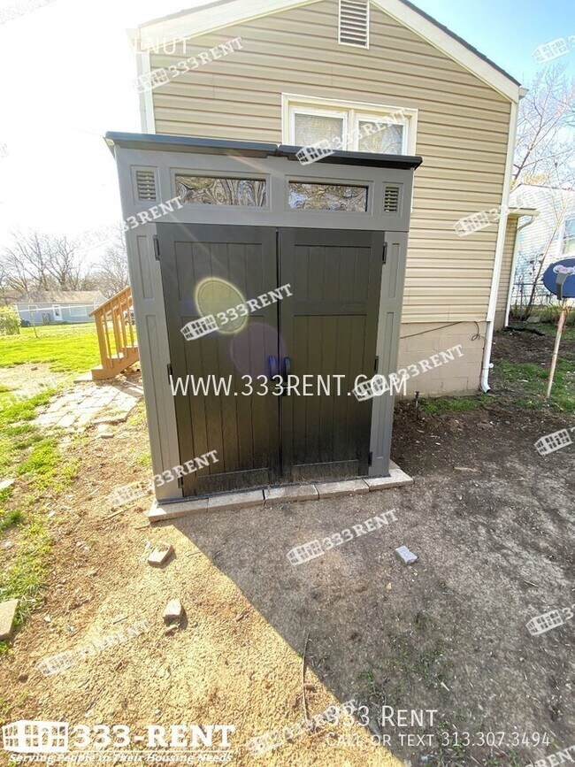 Building Photo - 9317 Walnut-