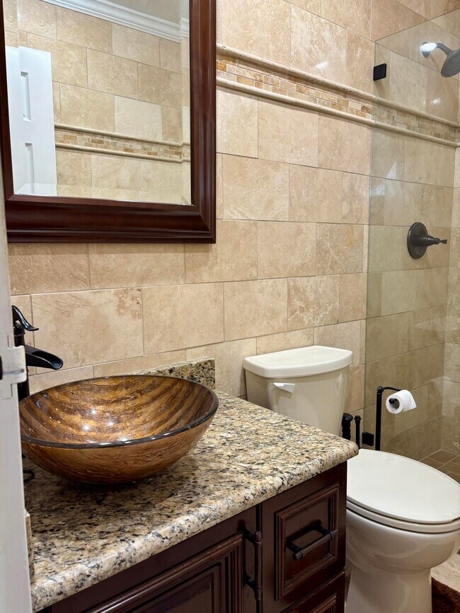 Building Photo - 185 Valencia H