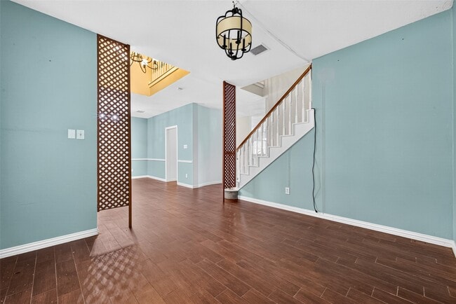 Building Photo - 6311 Drake Elm Dr