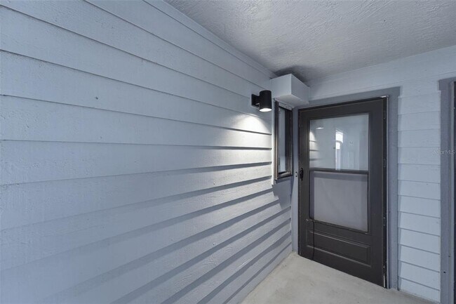 Building Photo - 845 Ladyfish Ave