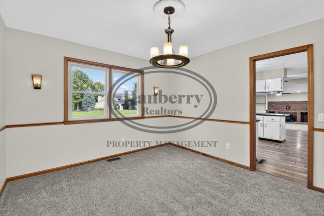Building Photo - 3018 Gleneagle Dr