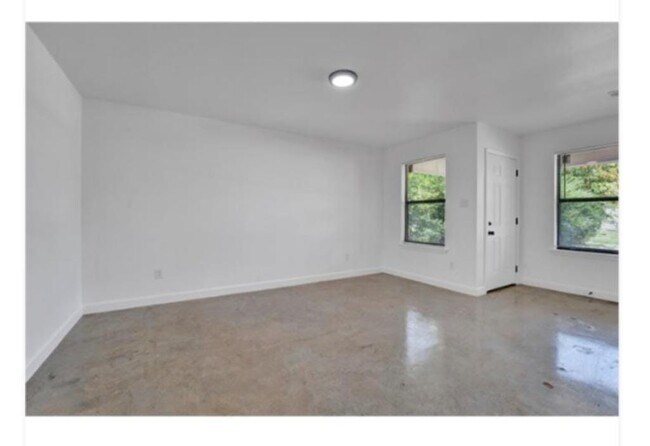 Building Photo - 2855 Choctaw Ave