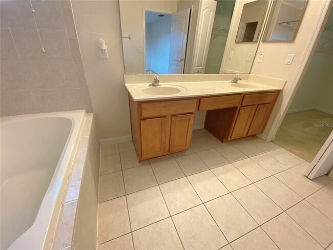 Building Photo - 2044 Portcastle Cir