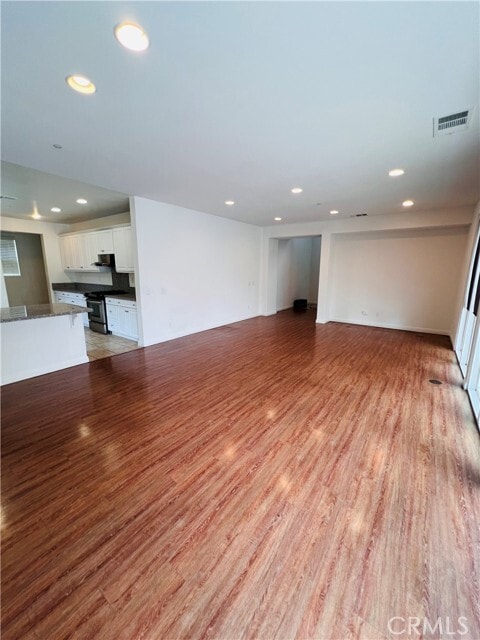 Building Photo - 3022 E Via Corvina